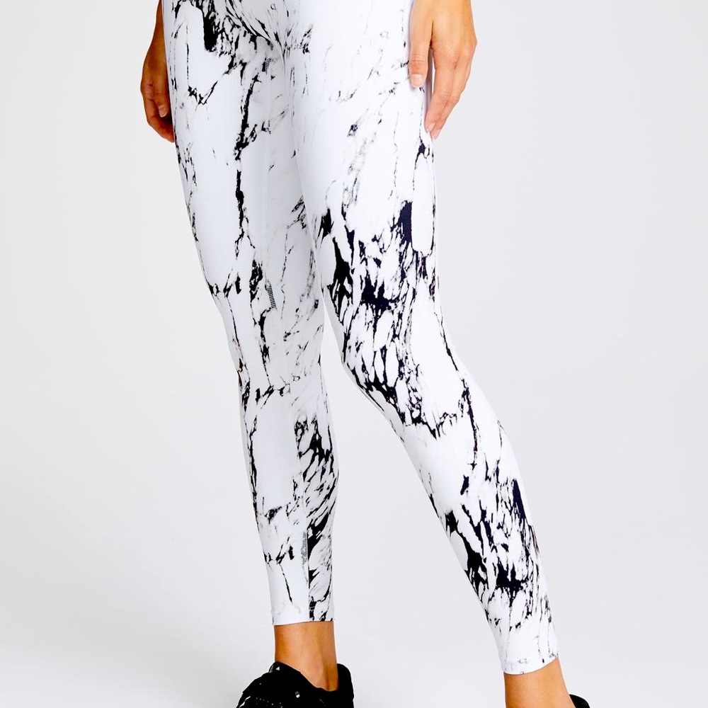 EUC Beyond Yoga white marble Olympus legging, XS
